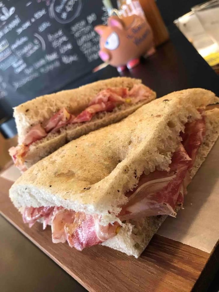 Focaccia Gustosa Con Coppa Di Testa - La Bottiglia Volante - 521055