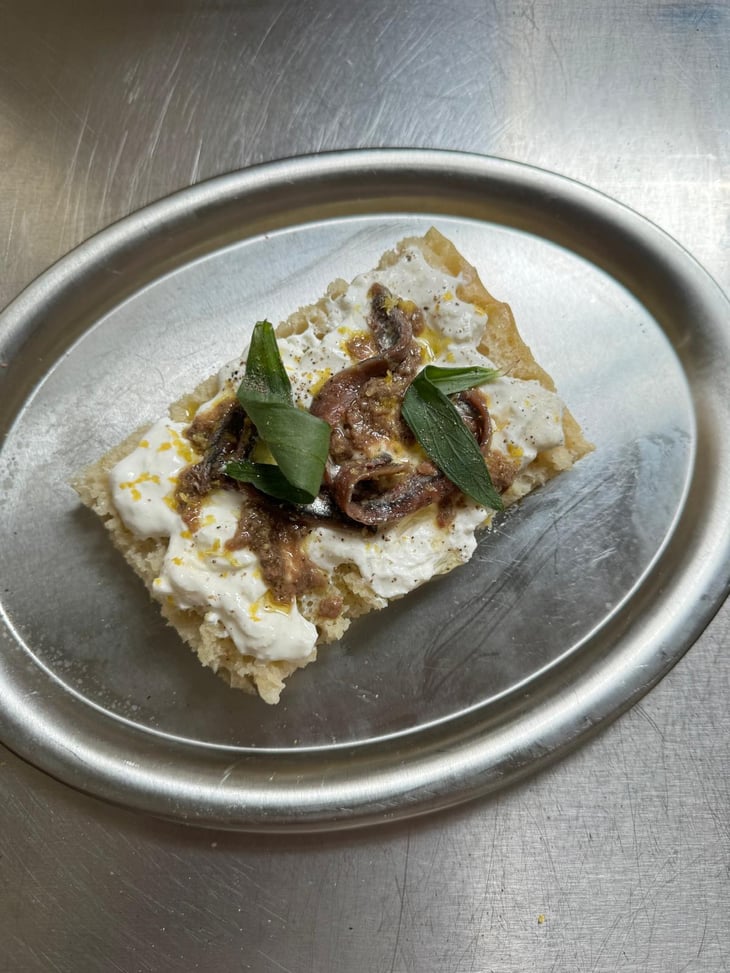 Focaccia With Burrata & Anchovis - Céca - 781966