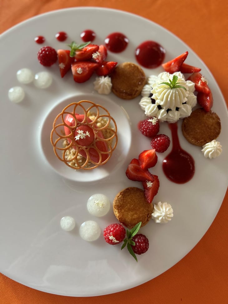 Fraise, Verveine Et Fleur De Sureau - Auberge de Chavannes - 784423
