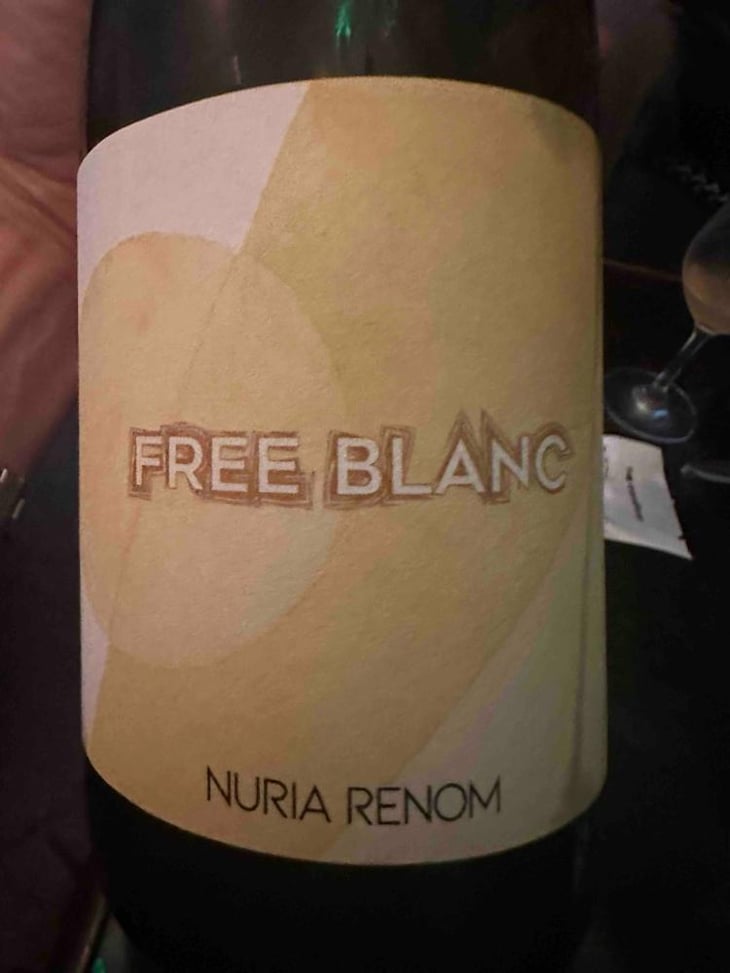 Free Blanc - Les Cantarelles - Nuria Renom Suárez 