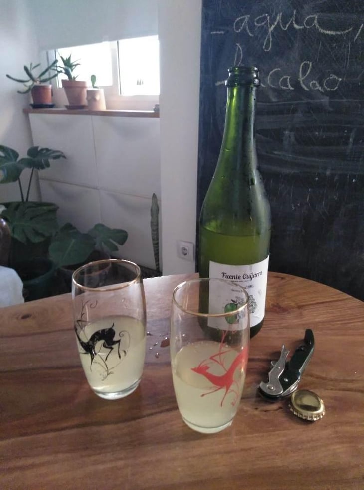 Fuente Guijarro Sidra Del Sur-Ancestral - Cortijo Macarena, Sierra Nevada - Manuel Moreno Y Sara Bertani 