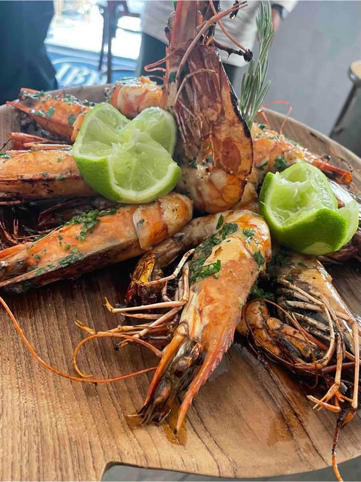Gambas En Persillades Flambées Au Cap Mattei - Brasserie du Diamant - 559600