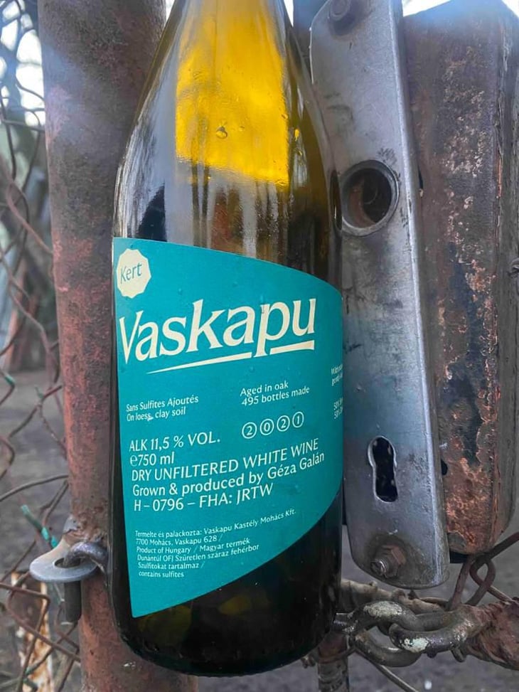 Kert - Vaskapu Kastély Pince - Galán Géza -2021