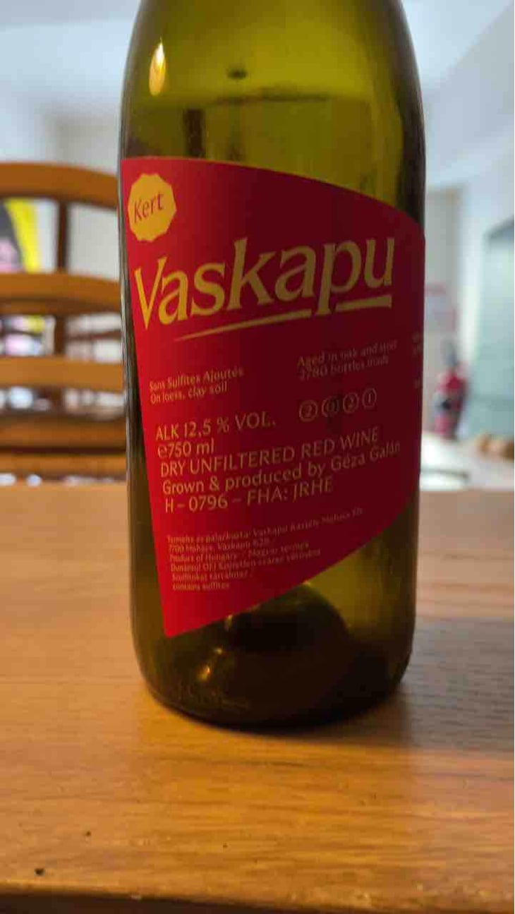 Kert - Vaskapu Kastély Pince - Galán Géza -2021