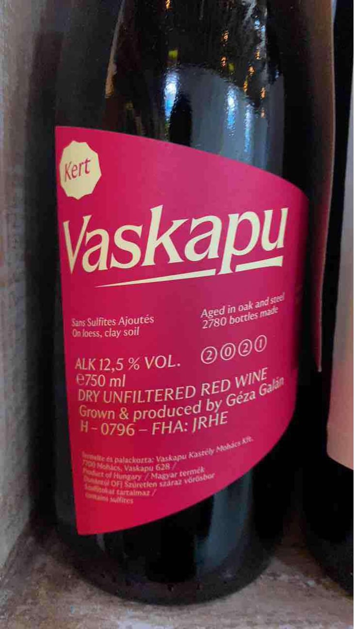 Kert - Vaskapu Kastély Pince - Galán Géza -2021