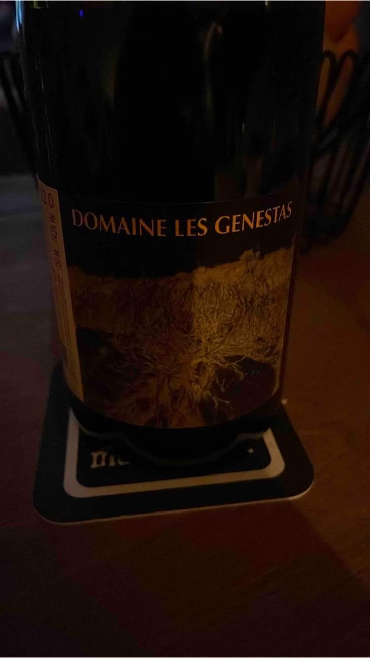 Genestas - Les Vignerons d'Estézargues - Les Vignerons d'Estézargues 