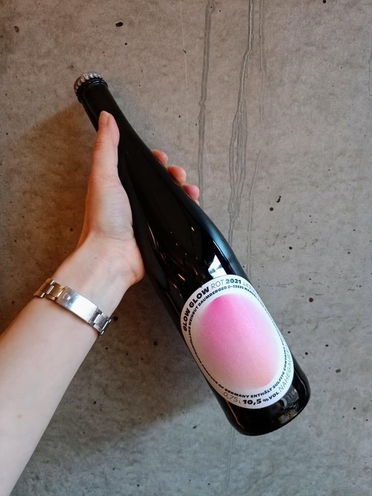 Rot - GLOW GLOW - Weingut Baumberger - Pauline & Carl Baumberger 