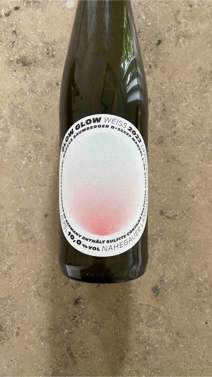 Weiss - GLOW GLOW - Weingut Baumberger - Pauline & Carl Baumberger 