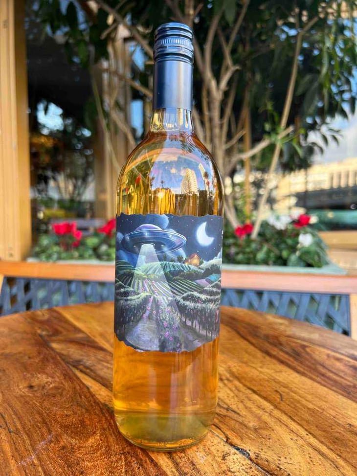 Grape Abduction Company Orange - Gönc Winery / Grape Adbuction - Peter Gönc 