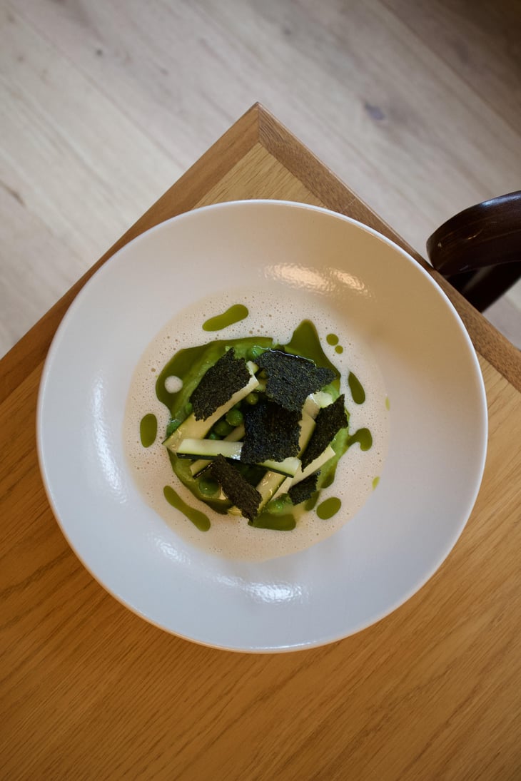 Green Peas - Smoked Beurre Blanc - Zucchini - Crispy Nori - Cafe Maurits - 657023