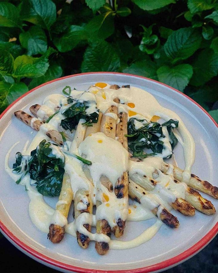 Grilled Asparagus With Mousseline Sauce - Cuvee Natuurlijk - 762096