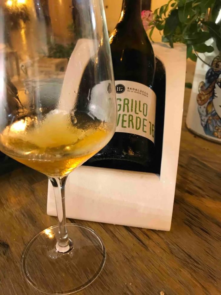 Grillo Verde - Dos Tierras Badalucco - Pierpaolo Badalucco & Beatriz de la Iglesia García 