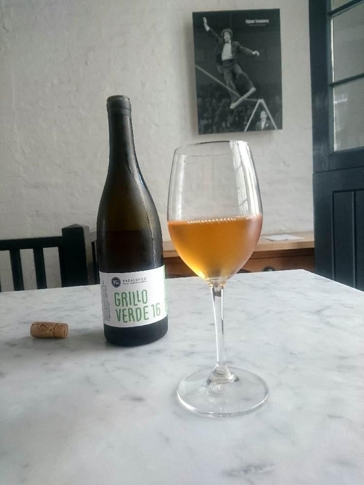 Grillo Verde - Dos Tierras Badalucco - Pierpaolo Badalucco & Beatriz de la Iglesia García 