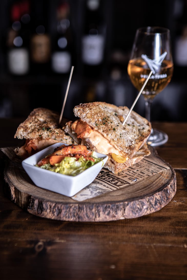 Hot Club Sandwich - Garage Bar - 806506