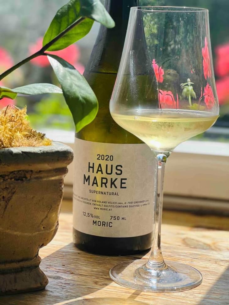 Hausmarke Supernatural Weiss - Weingut Moric - Roland Velich 