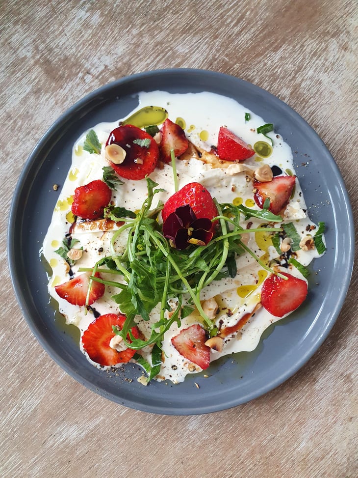House Stracciatella / Strawberries - L’Atitude 51 Wine Cafe - 619415