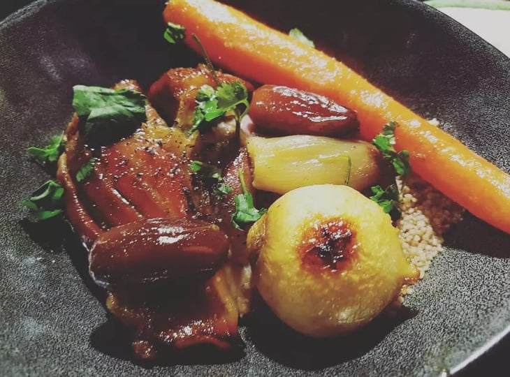 Jarret De Veau Confit Et Semoule - L’Anversis Table de Montagne - 619884