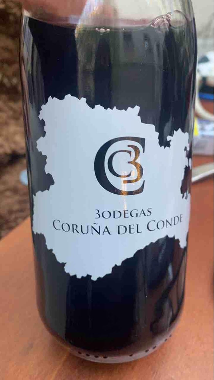 Jeune Rouge - Bodegas Coruña del Condé - Angelica Amo Lopez & Julien Ben Hamou Lopez 