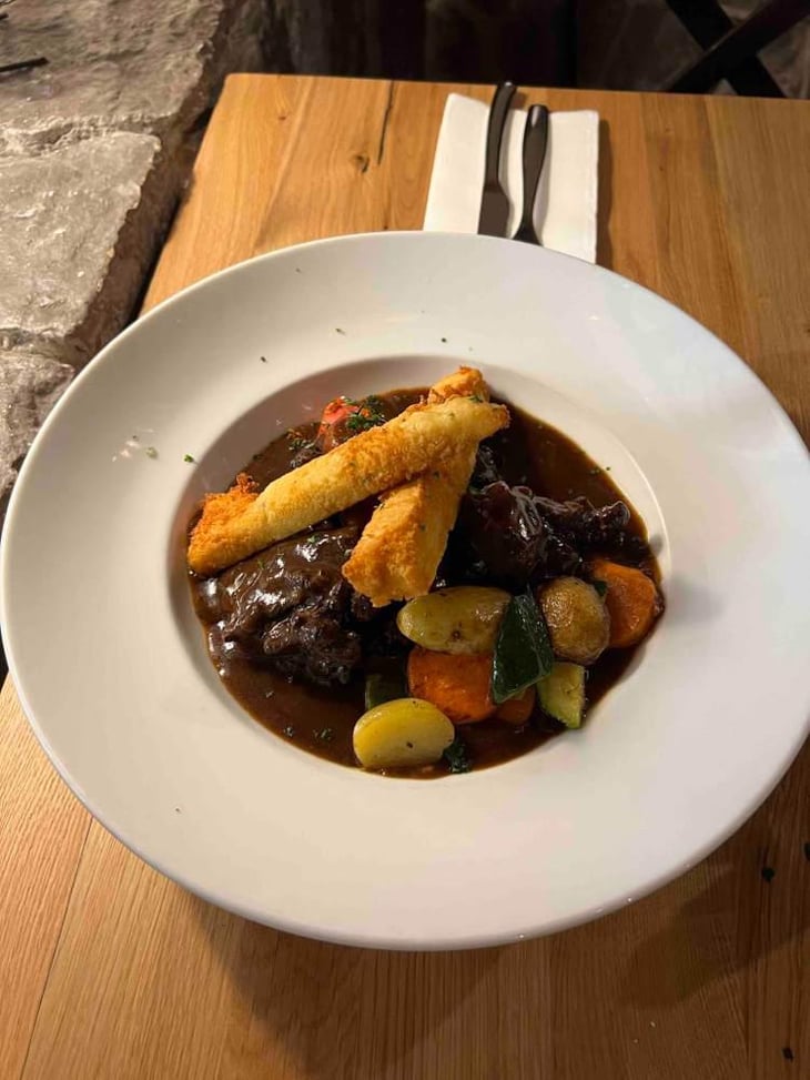 Joues De Boeuf Braisée, Panisse Maison - Restaurant L’Ecurie - 464233
