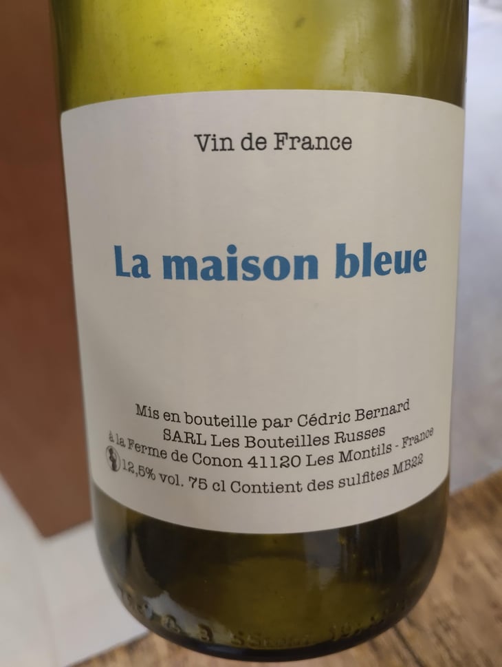 La maison bleue - Bouteilles russes - Cedric Bernard et Roxane Rigault -2022
