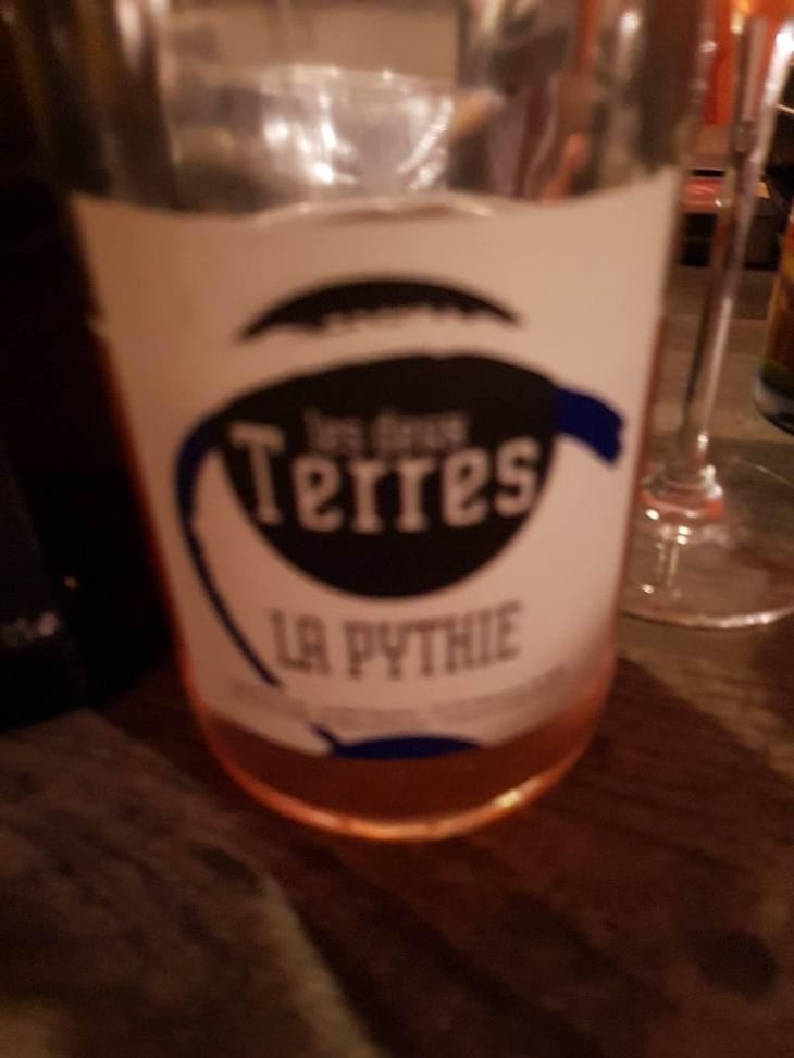 La Pythie - Les Deux Terres - Vincent Fargier & Emmanuel Cunin 