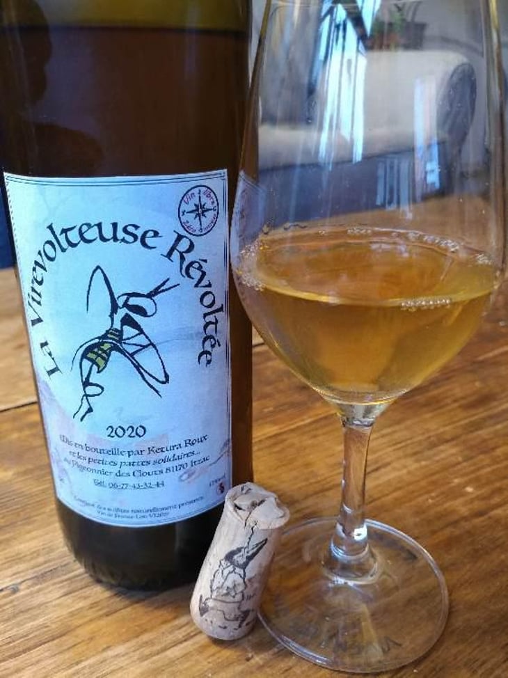 La Virevolteuse Révoltée - Le Pigeonnier Des Clouts - Ketura Roux 