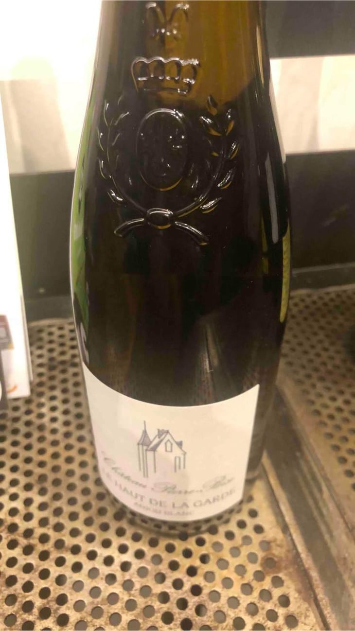 Le Haut De La Garde - Chateau Pierre Bise - René & Anne-Cécile Papin 