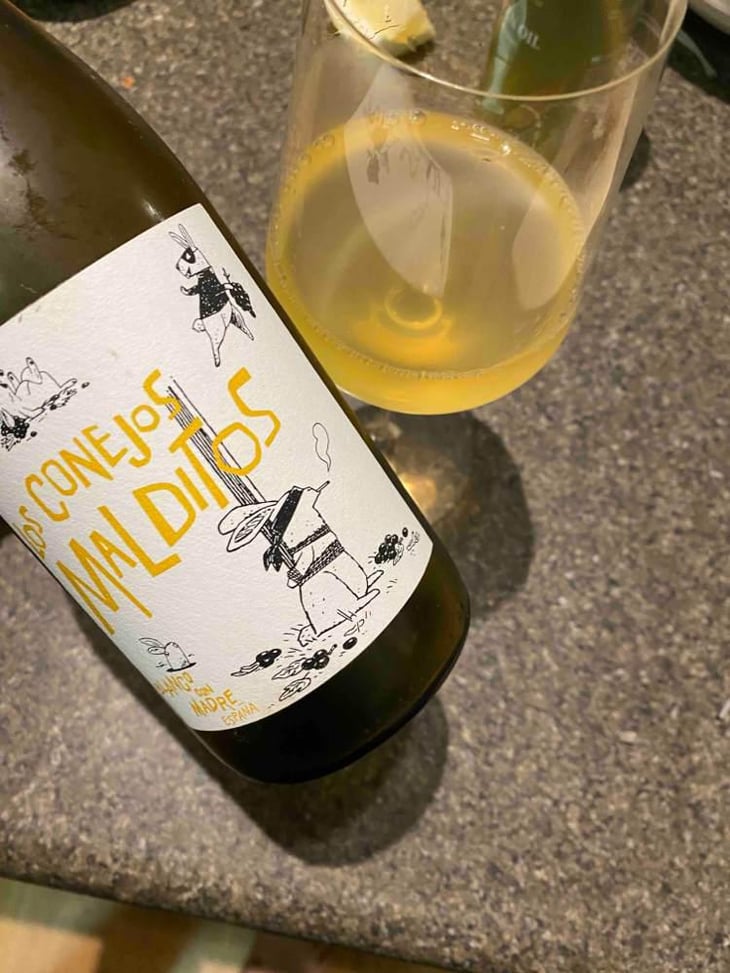 Los Conejos Malditos Blancos - Bodegas Más Que Vinos - Margarita Madrigal, Alexandra Schmedes and Gonzalo Rodriguez 