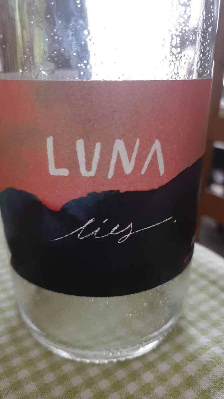 LUNALIES - Casteldelpiano Azienda Agricola - Andre Ghigliazza & Sabina Ruffaldi 