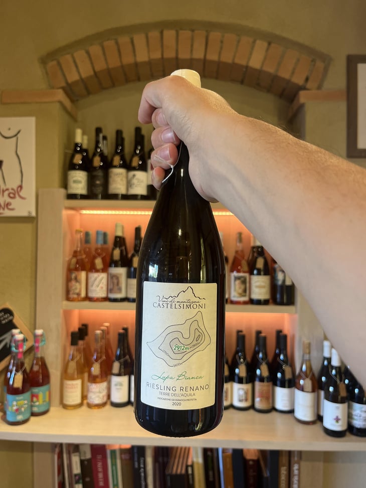Lupa Bianca - Azienda Vitivinicola Castelsimoni - Paolo Simoni, Manuela Castellani 