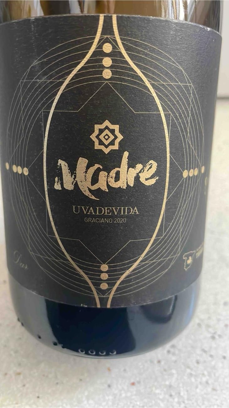 Madre - Uva de Vida - Carmen Lopez, Luis Ruiz -2021