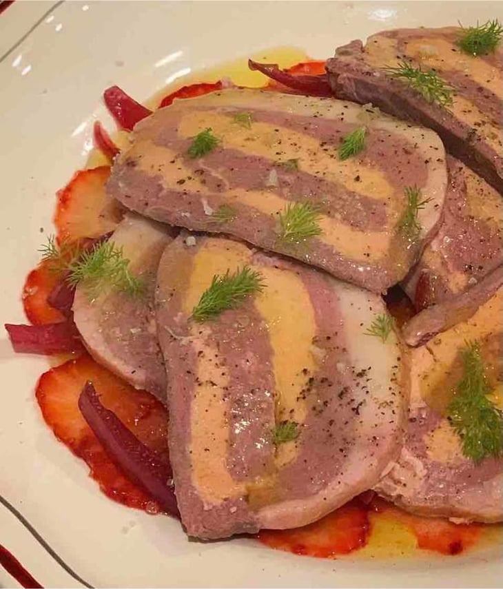 Magret De Pato Con Foie, Fresas Y Cebolla Encurtida. - Arenales - 370631