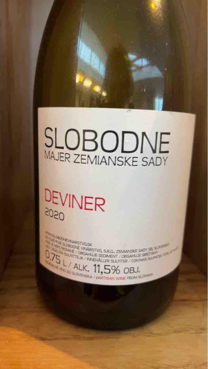 Majer - Slobodné Vinárstvo - Majer Zemianske Sady - Michal Kuropka, Agnes Lovecká, Katarína Kuropková 