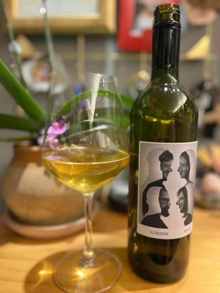 Majer Blanc - Slobodné Vinárstvo - Majer Zemianske Sady - Michal Kuropka, Agnes Lovecká, Katarína Kuropková -2021