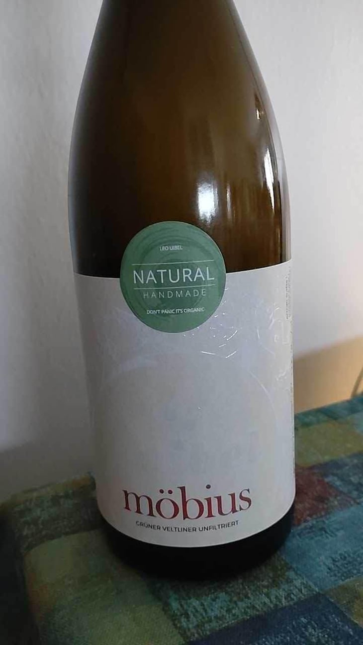 Möbius - Weinhof Uibel - Michaela & Leo Uibel 