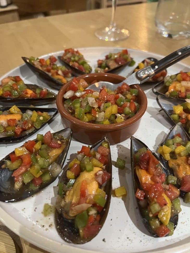 Moules Condimentées - XVIII sur Vins by Céleste - 510747