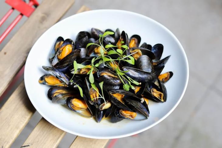 Moules Du Mont Saint-Michel Et Bouillon Thaï - Titulus - 502573
