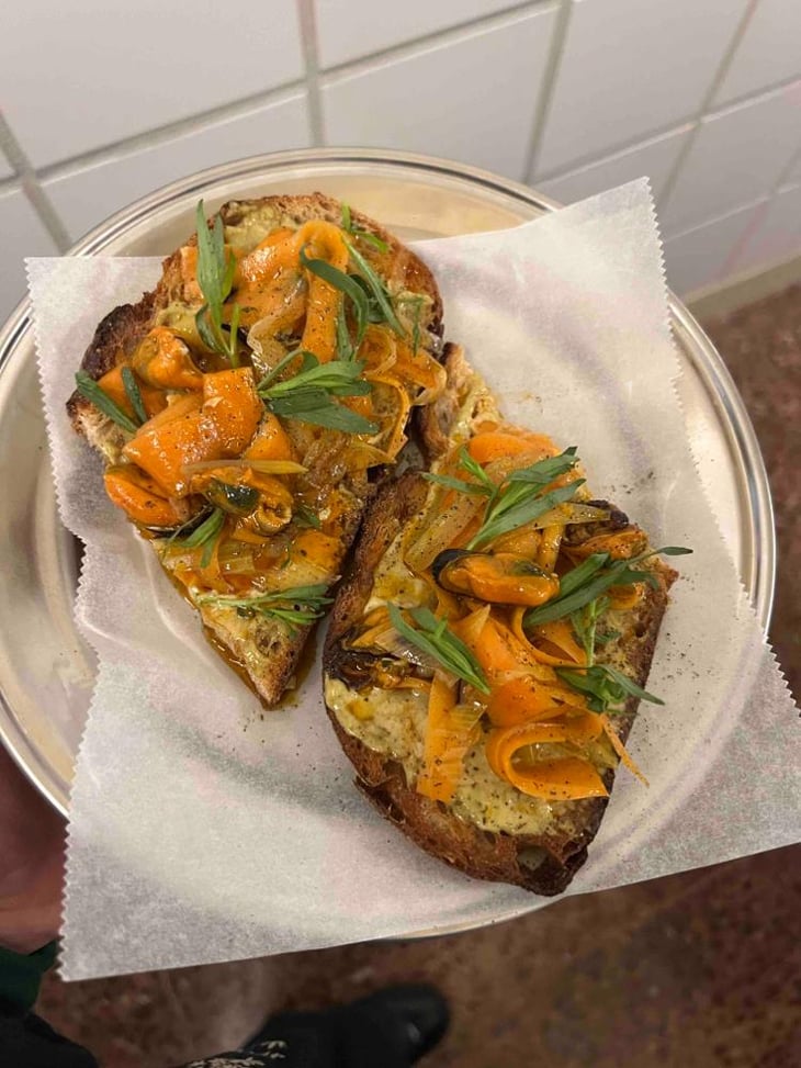 Mussle Escabeche Toast - Masa Vins - 612005