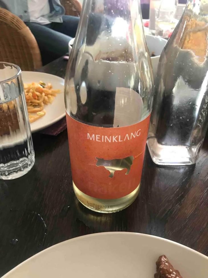 Naken - Meinklang - Weingut Michlits - Angela & Werner Michlits 