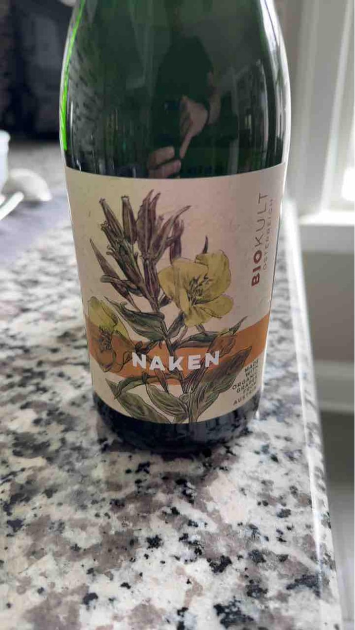 Naken - Meinklang - Weingut Michlits - Angela & Werner Michlits Jr. 