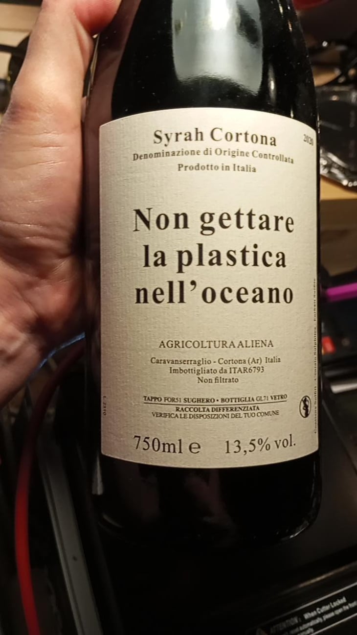 Non gettare plastica nell’oceano - Caravanserraglio - Caravanserraglio -2017