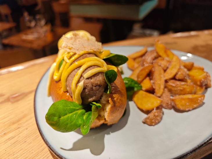 Notre Buns - Bistro Dalpozzo - 775064