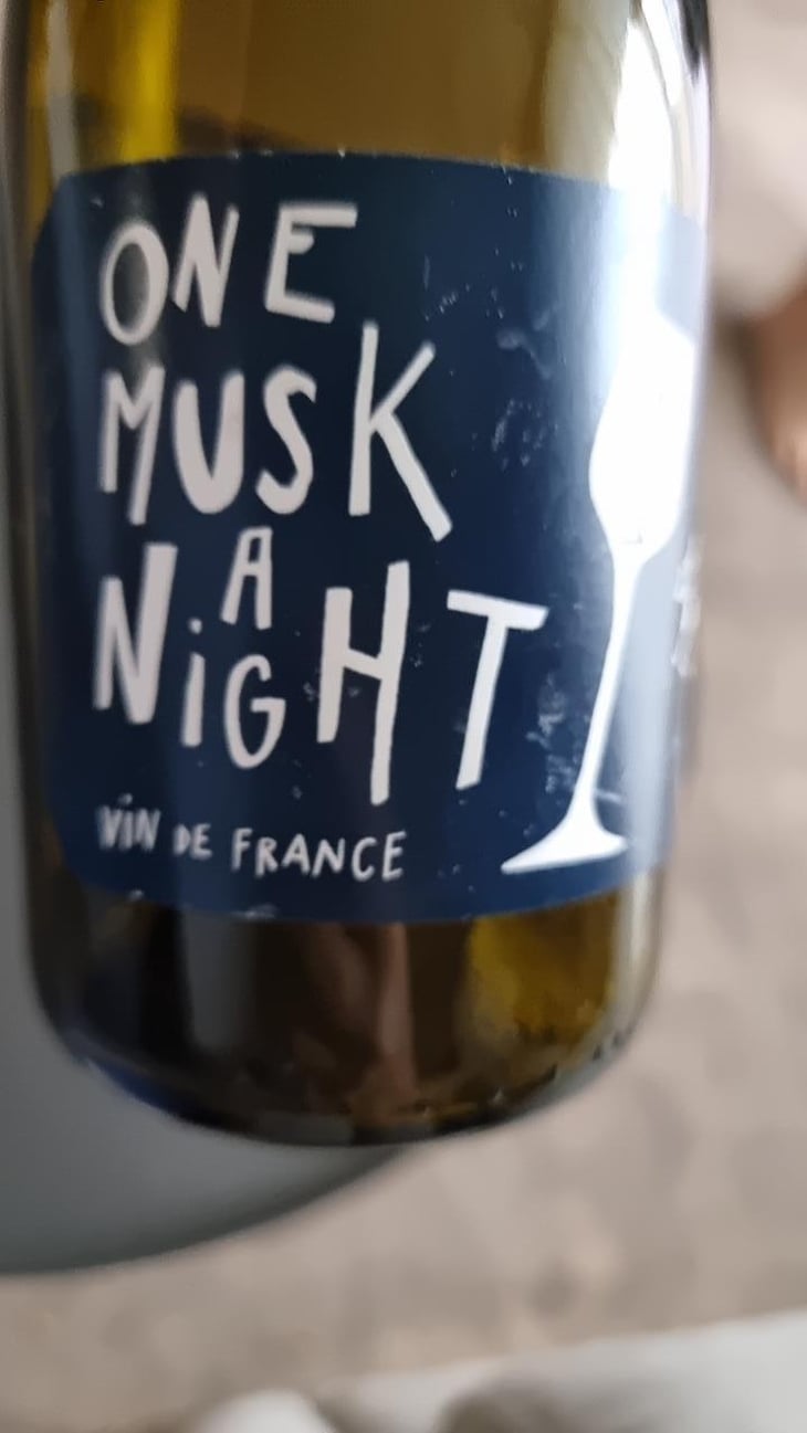 One Musk A Night - Le Haut Planty - Alain & Christian Couillaud 