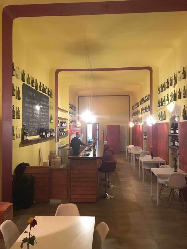 ”Organic” Bar/Enoteca In Bari, Puglia. -  - 208802