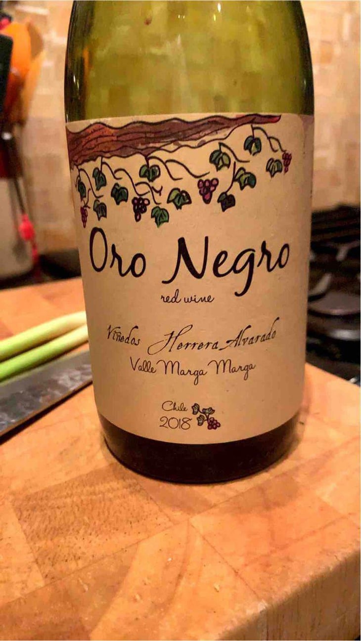 Oro Negro - Viñedos Herrera Alvarado - Carolina Alvarado & Arturo Herrera 
