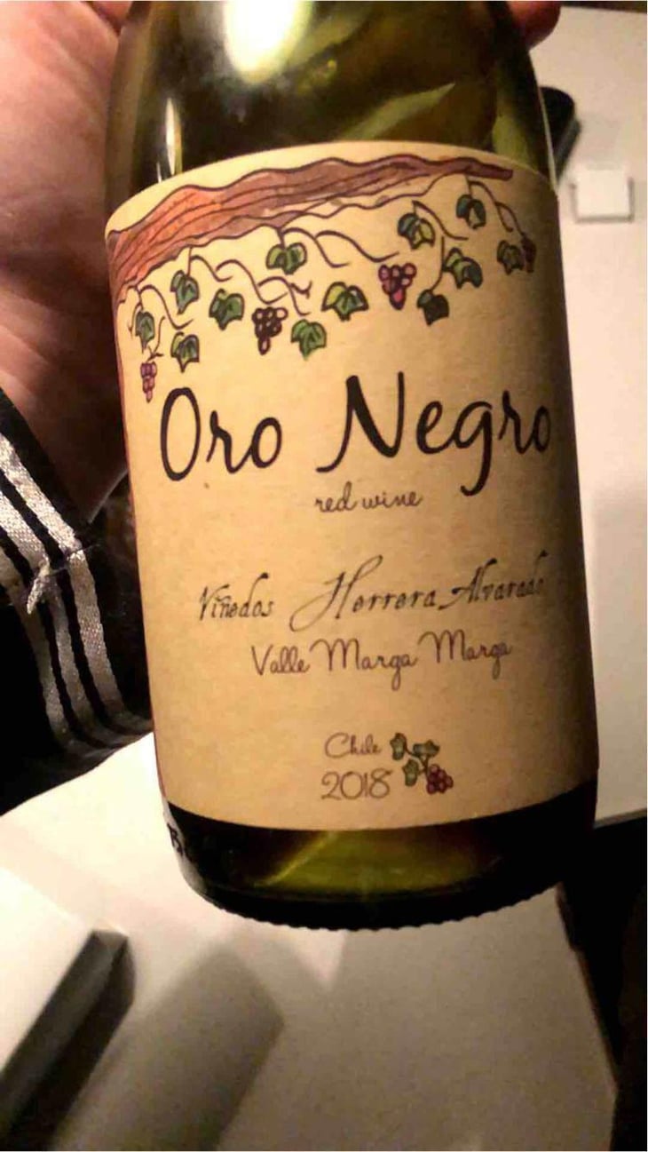 Oro Negro - Viñedos Herrera Alvarado - Carolina Alvarado & Arturo Herrera 