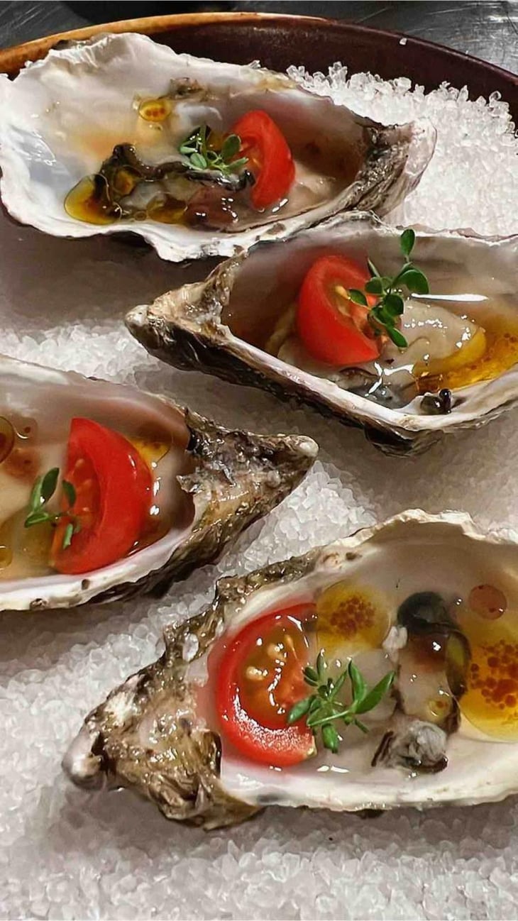 Oysters Of The Chef - Robijn Wine - 563648