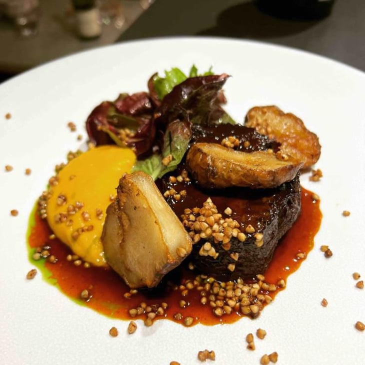Paleron De Boeuf Salers, Butternut, Topinambours Confit Et Sarrasin Grillé - Cinq Mains - 5inq mains - 429889