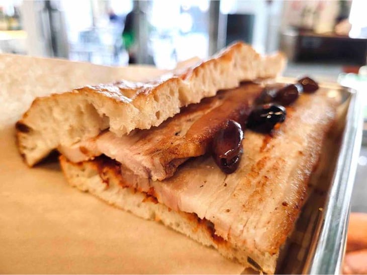 Panino Con Pancia Di Maiale Cotta A Bassa Temperatura, Salsa Di Pomodori Secchi, Olive - Pagna - Panificio Artigianale - 619508