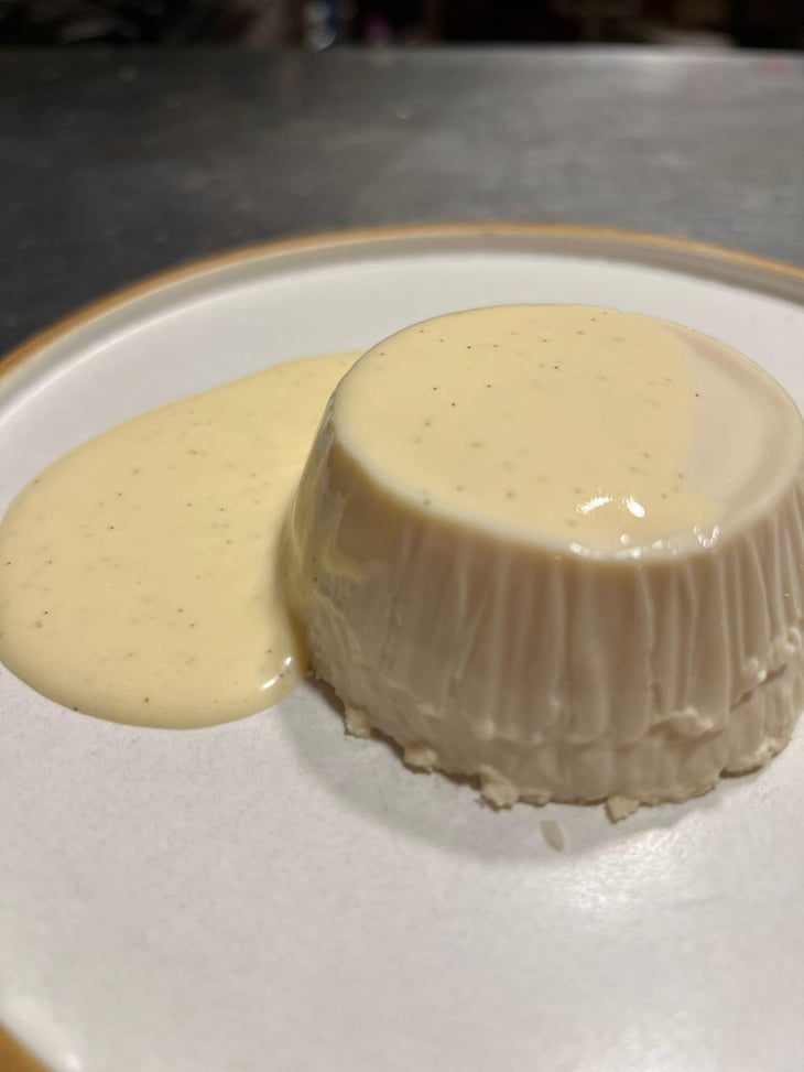 Panna Cotta De Laurel Y Crema Inglesa - La Gresca - 707935